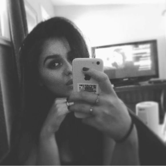 Meet your Posher, Elena - Picture 1 of 1